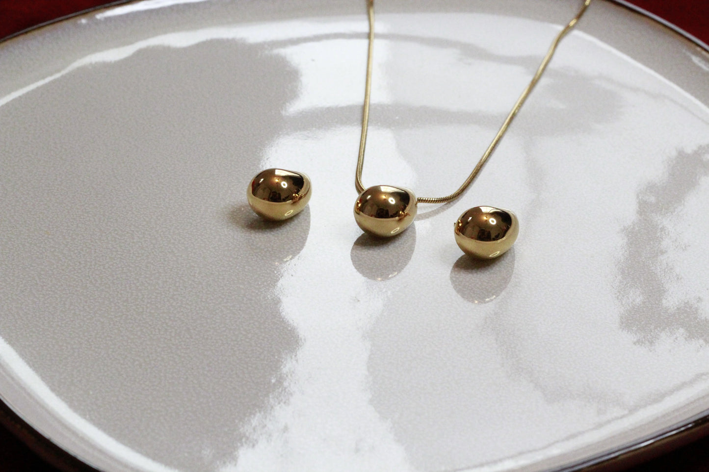 18k Gold Water Drop Necklace and Stud Earrings Set