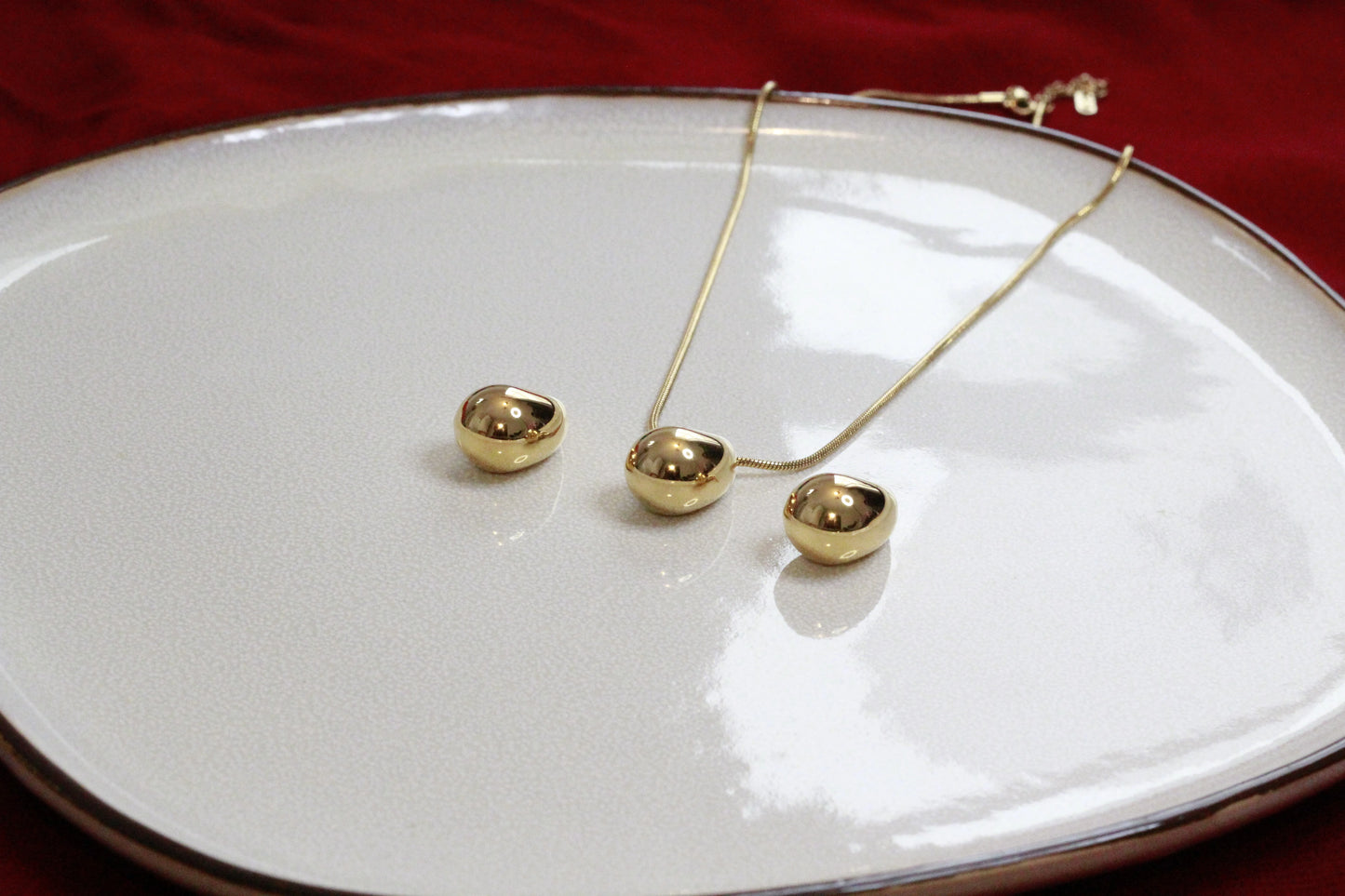 18k Gold Water Drop Necklace and Stud Earrings Set