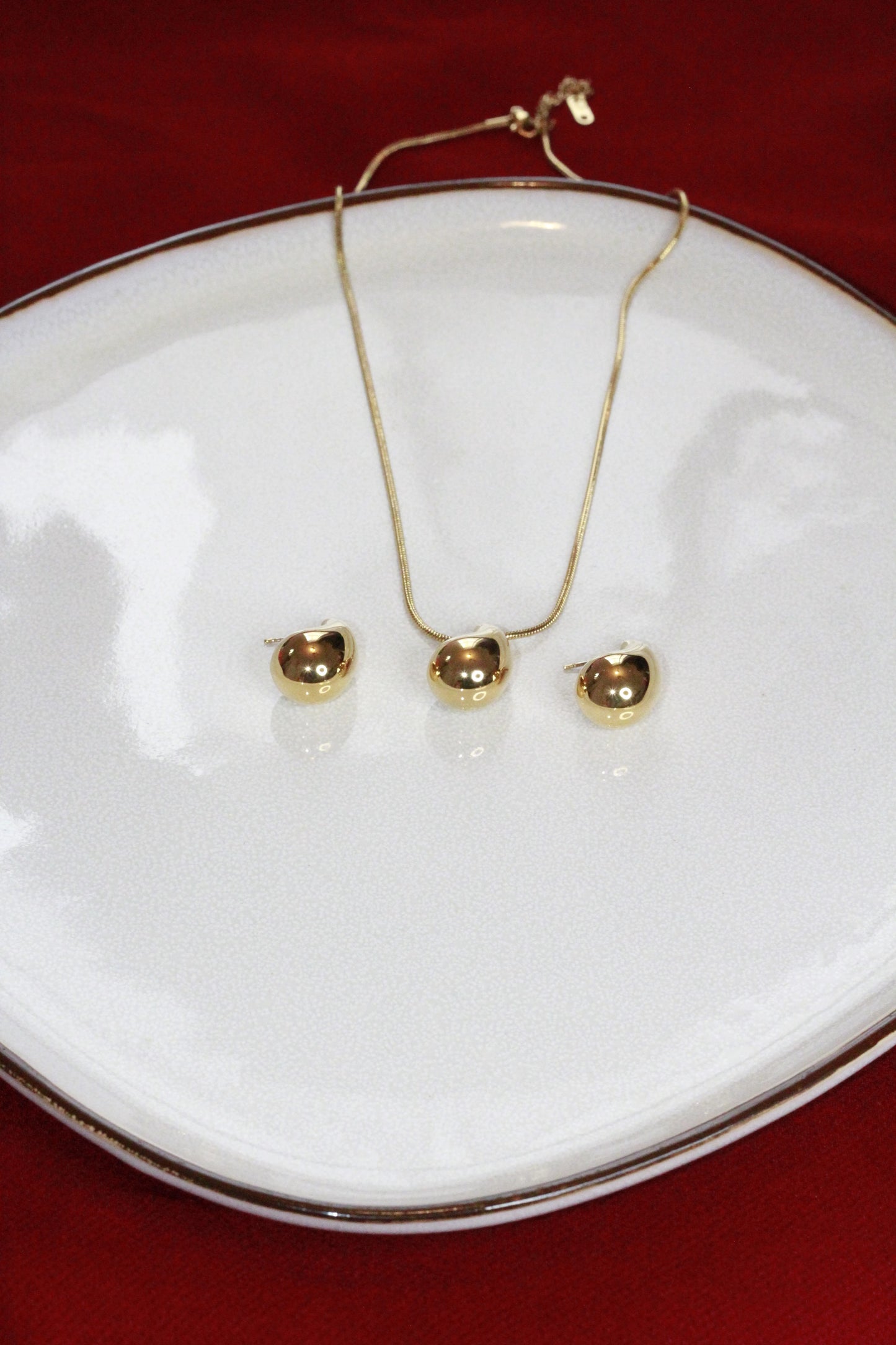 18k Gold Water Drop Necklace and Stud Earrings Set