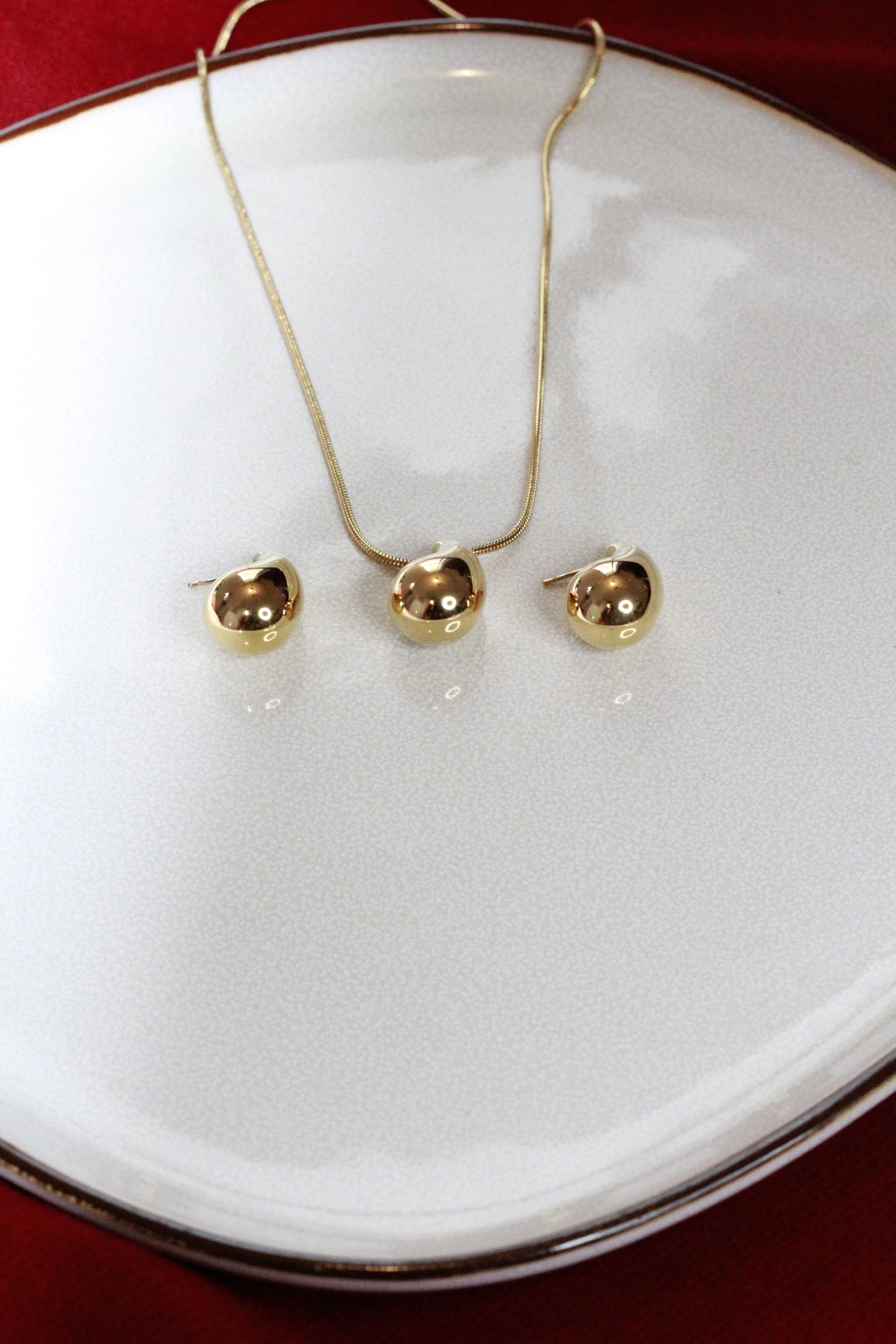 18k Gold Water Drop Necklace and Stud Earrings Set