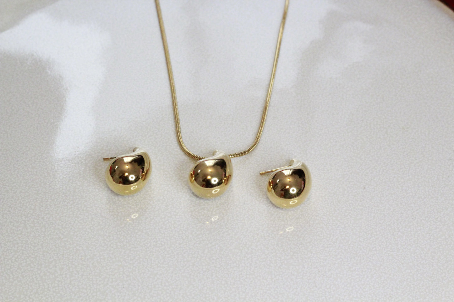 18k Gold Water Drop Necklace and Stud Earrings Set