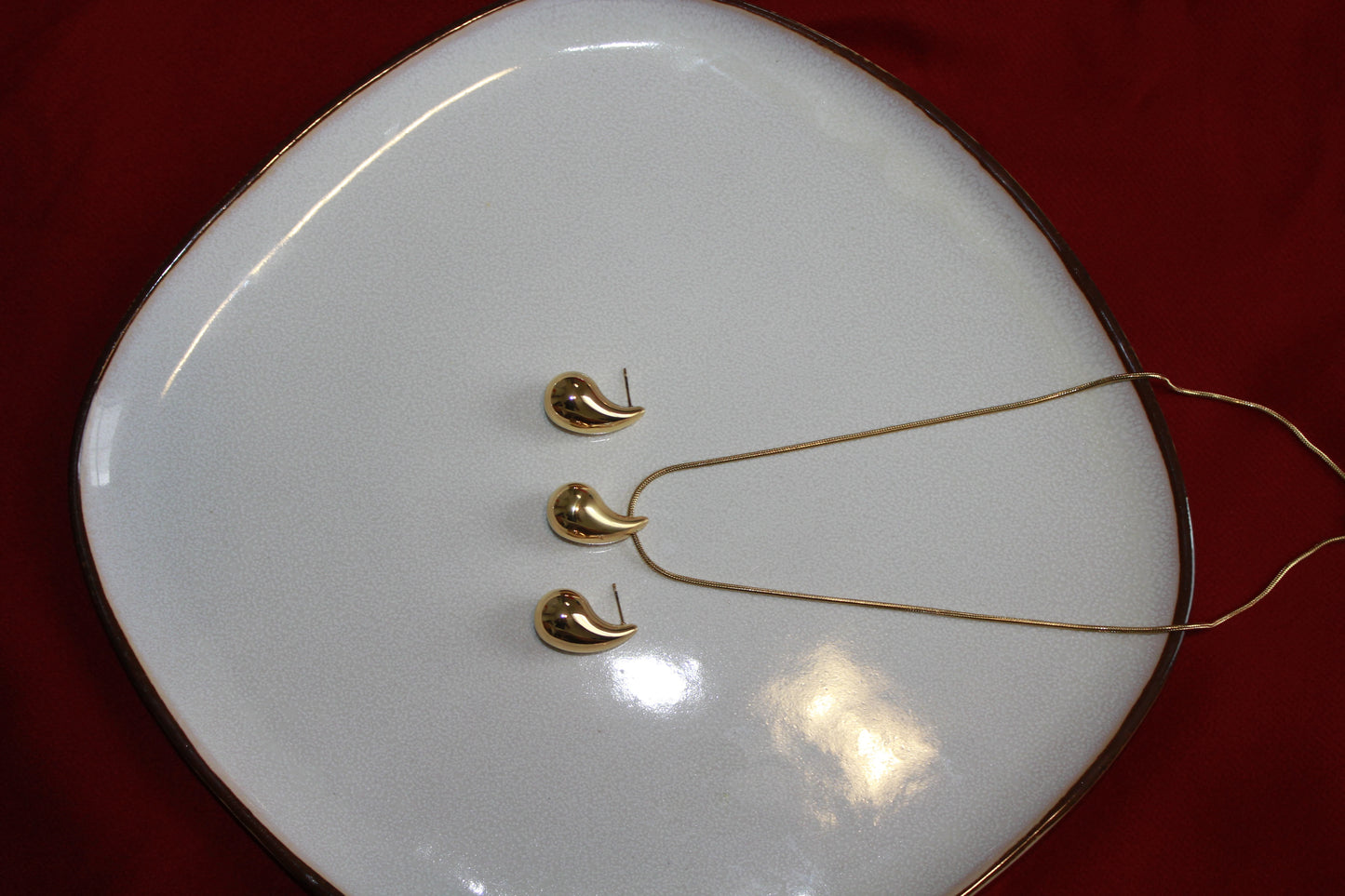 18k Gold Water Drop Necklace and Stud Earrings Set