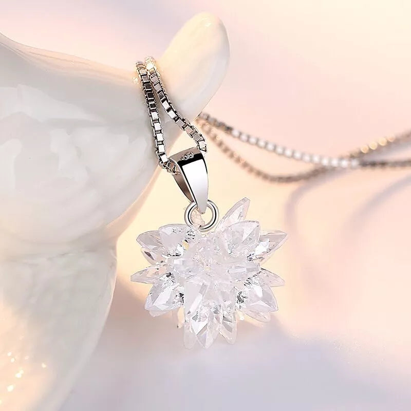 925 Sterling Silver Snowflake Pendant Necklace – Ice Crystal Charm for Women & Girls Christmas Jewellery Gift with Pouch