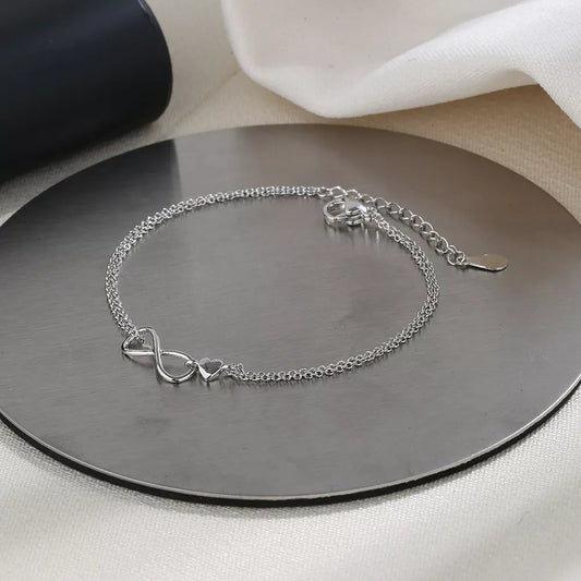 Minimalist Infinity Twisted Chain Bracelet – Elegant & Timeless Jewelry for Women & Girls Perfect Gift