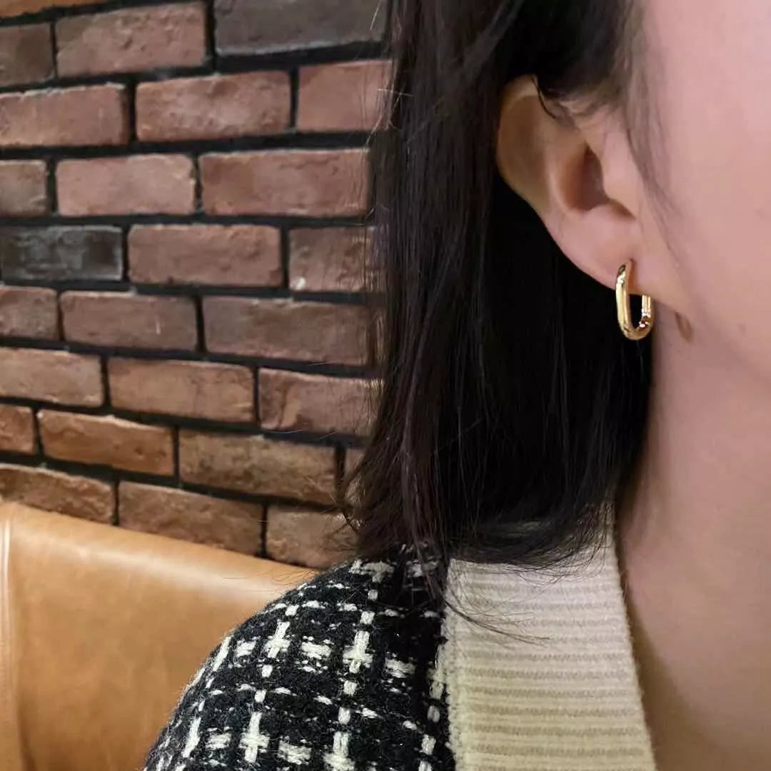 925 Sterling Silver Oval Hinged Hoop Earring