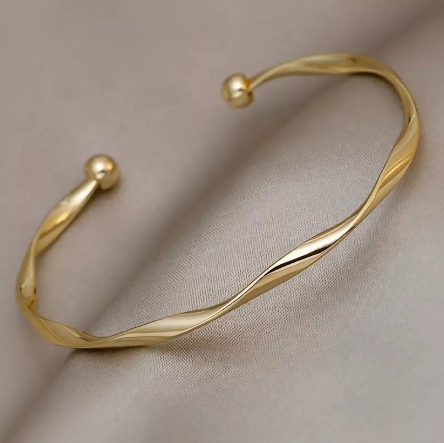 Elegant Gold Minimalist Cuff Bracelet Adjustable 2.5-Inch Bangle for Women