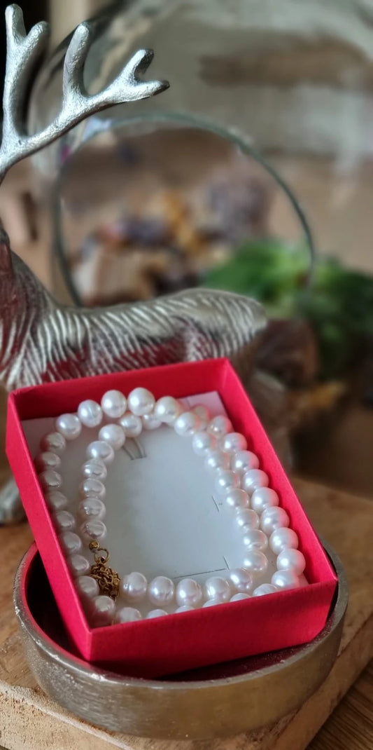 Unleash Your Inner Beauty with a Pearl Bead Necklace available in the UK