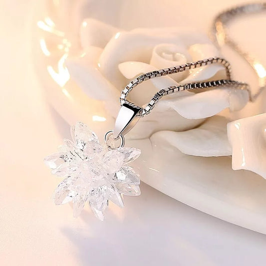 925 Sterling Silver Snowflake Pendant Necklace – Ice Crystal Charm for Women & Girls Christmas Jewellery Gift with Pouch