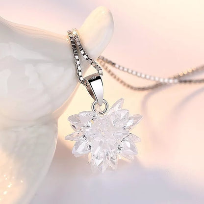 925 Sterling Silver Snowflake Pendant Necklace – Ice Crystal Charm for Women & Girls Christmas Jewellery Gift with Pouch