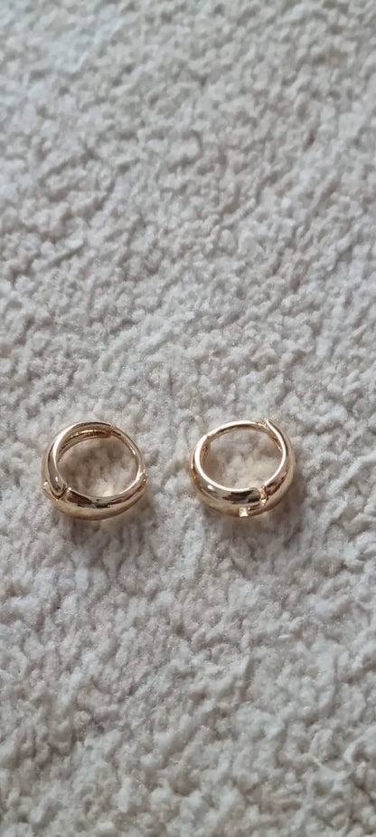 Chunky 14k Gold Hoop Earrings | 12mm Diameter | Cuff Style