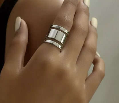 Chunky Stainless Steel Resizable Ring for Women – Sleek Wrap Design, Silver-Tone
