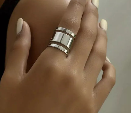 Chunky Stainless Steel Resizable Ring for Women – Sleek Wrap Design, Silver-Tone