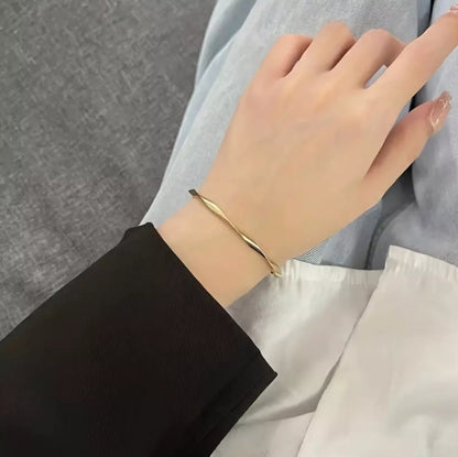 Elegant Gold Minimalist Cuff Bracelet Adjustable 2.5-Inch Bangle for Women