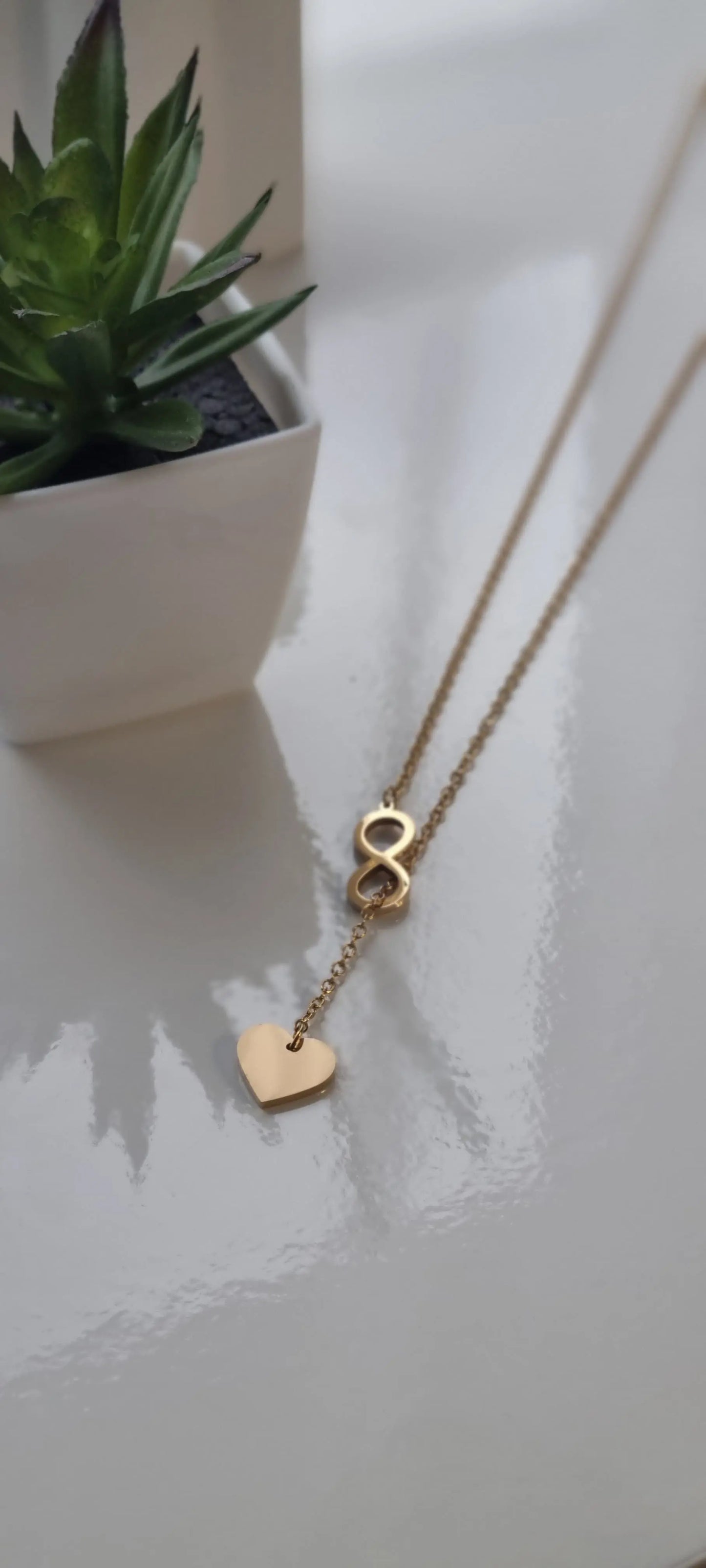 925 Sterling Silver Sparkling Heart Infinity Necklace