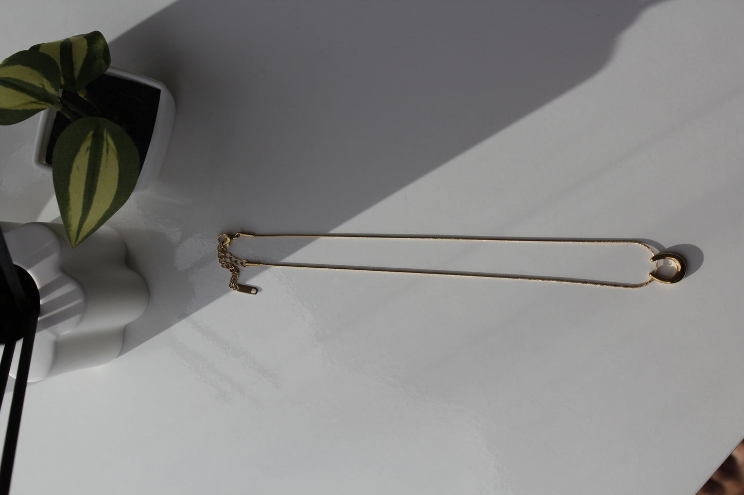 U shaped Gold necklace