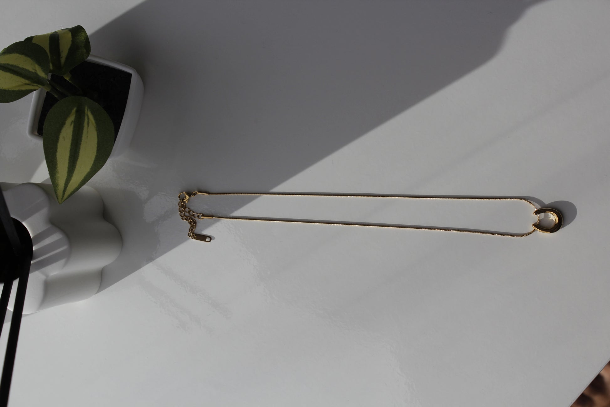 U shaped Gold necklace