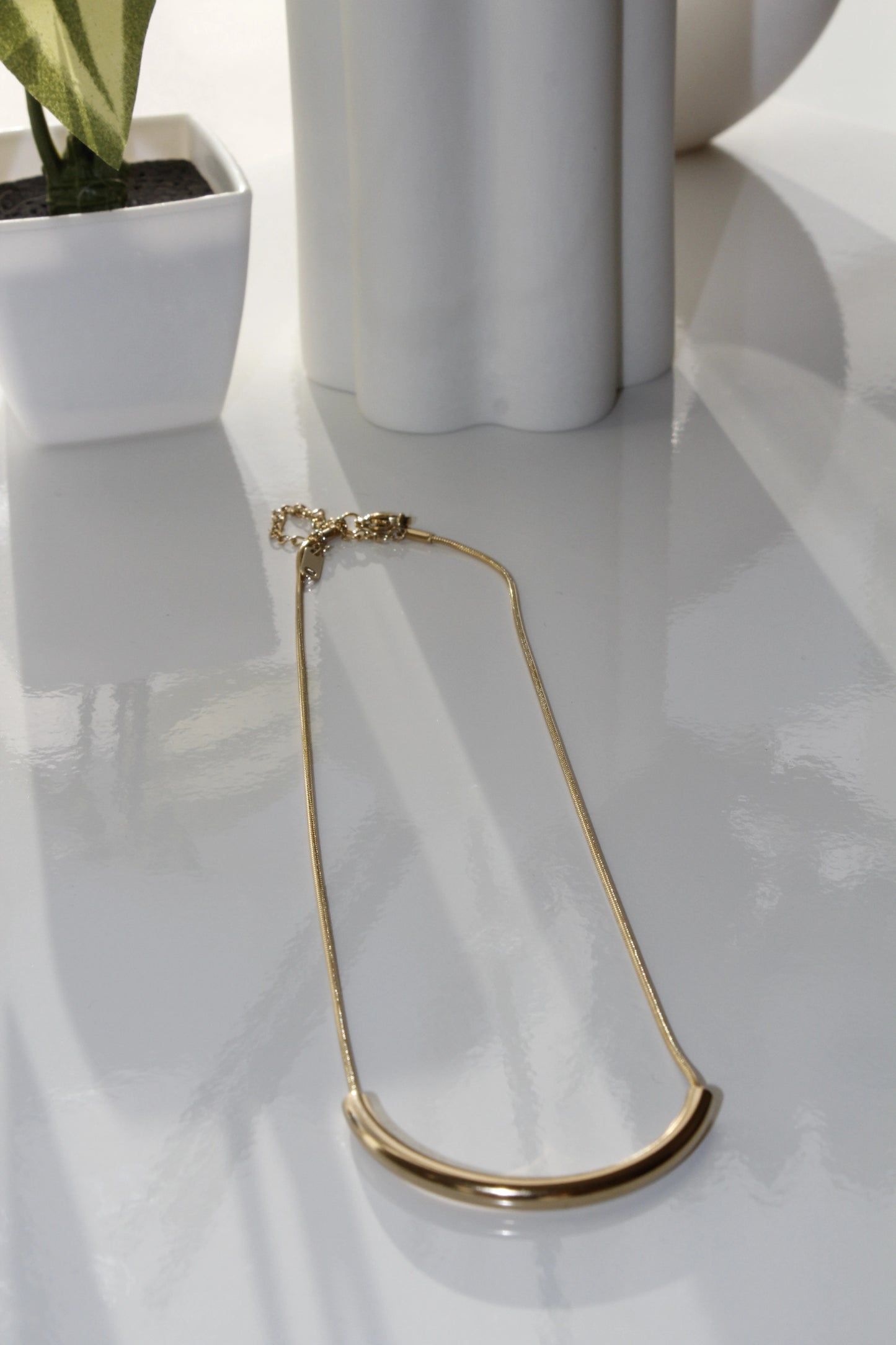 18K Gold Plated Horseshoe U Shape Pendant Necklace for Women