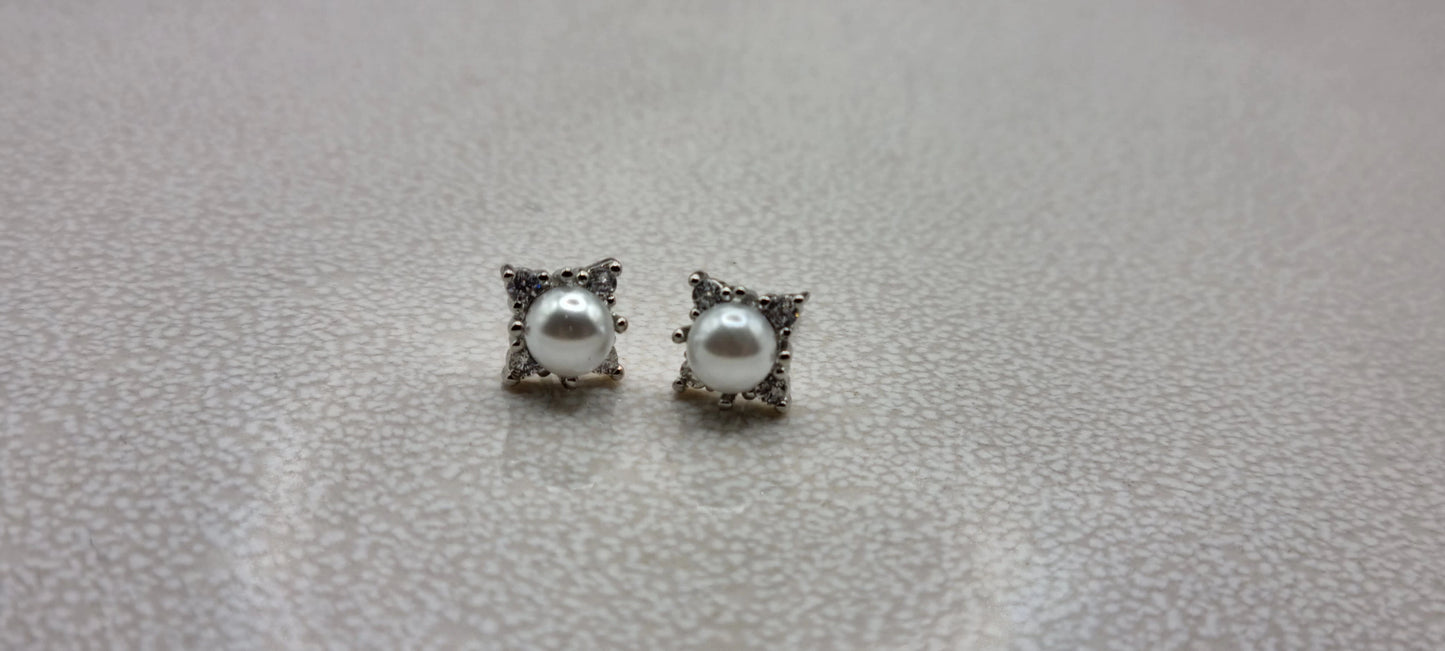 925 Sterling Silver Square Pearl Stud Earrings