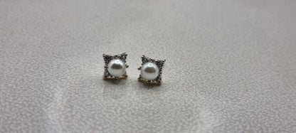 925 Sterling Silver Square Pearl Stud Earrings