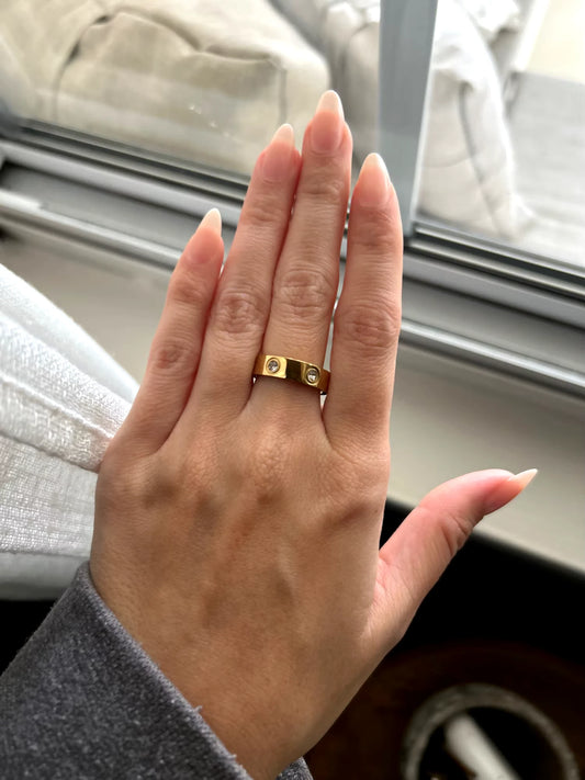 Gold Cubic Zirconia Elegant Design Ring